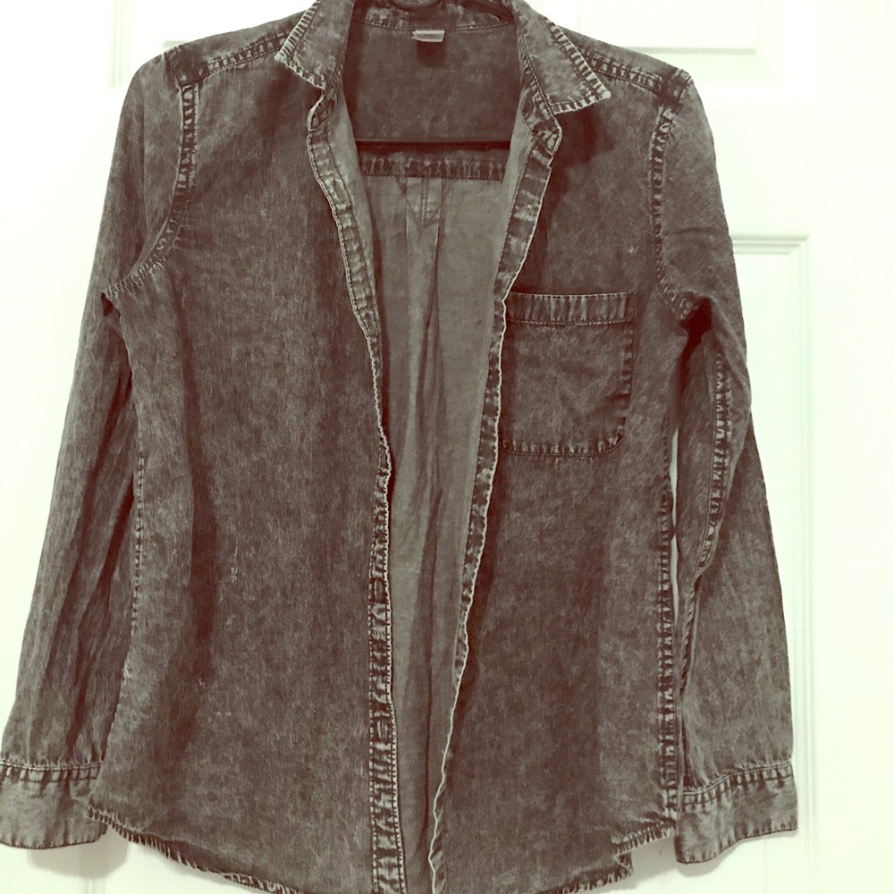 Women’s button drop top